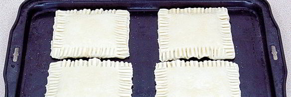 слойки с вареной сгущенкой и орехами