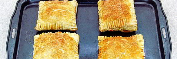 слойки с вареной сгущенкой и орехами