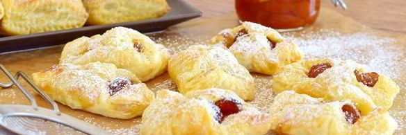 слойки с вареньем из слоеного теста