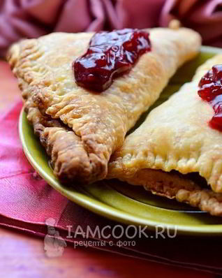 Слойки с вишней