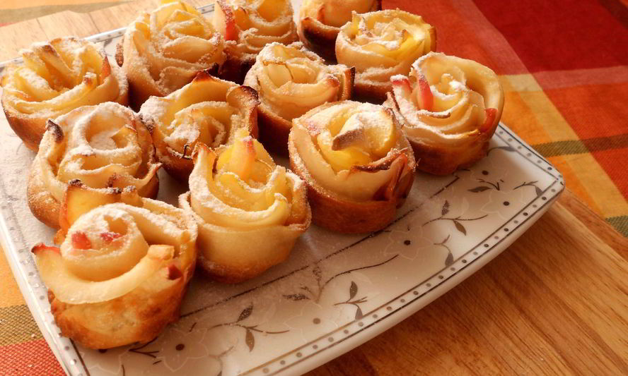 Рецепт слоек с яблоками в сахарной пудре