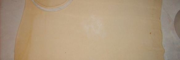 слойки солнце на тарелке