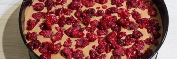 шоколадный творожник с малиной