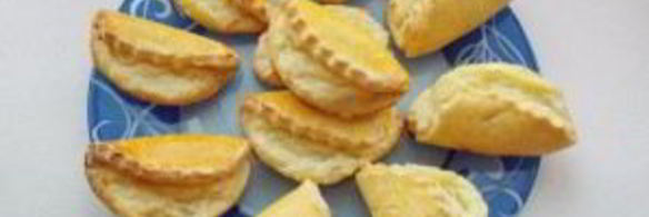 сочни с творогом из песочного теста