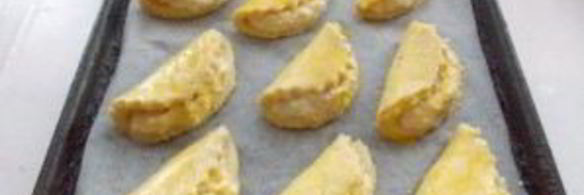 сочни с творогом из песочного теста