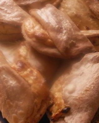 Сочники с протертой красной смородиной