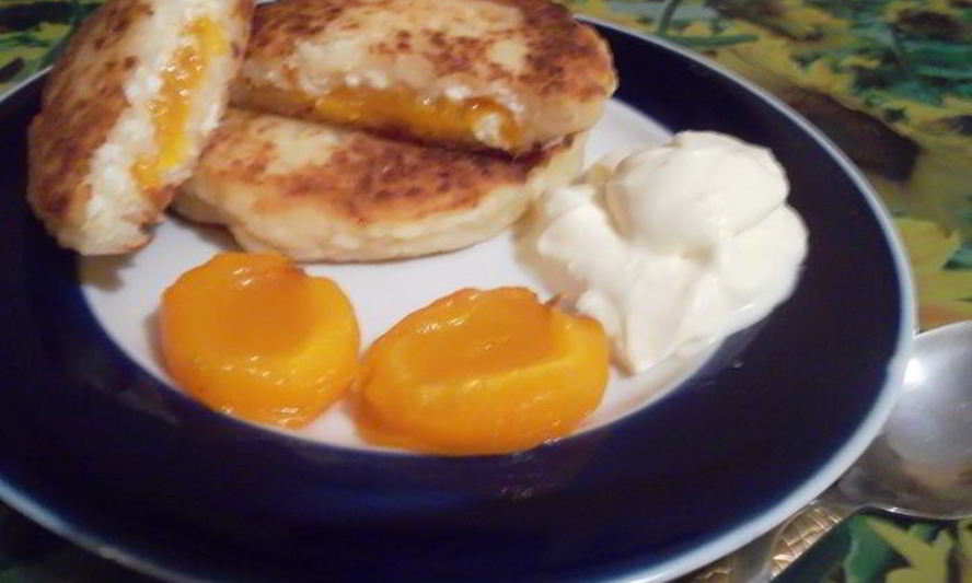 Рецепт сырников с абрикосами