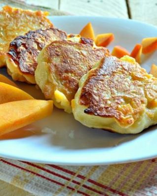 Сырники с персиками