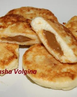 Сырники с вареной сгущенкой