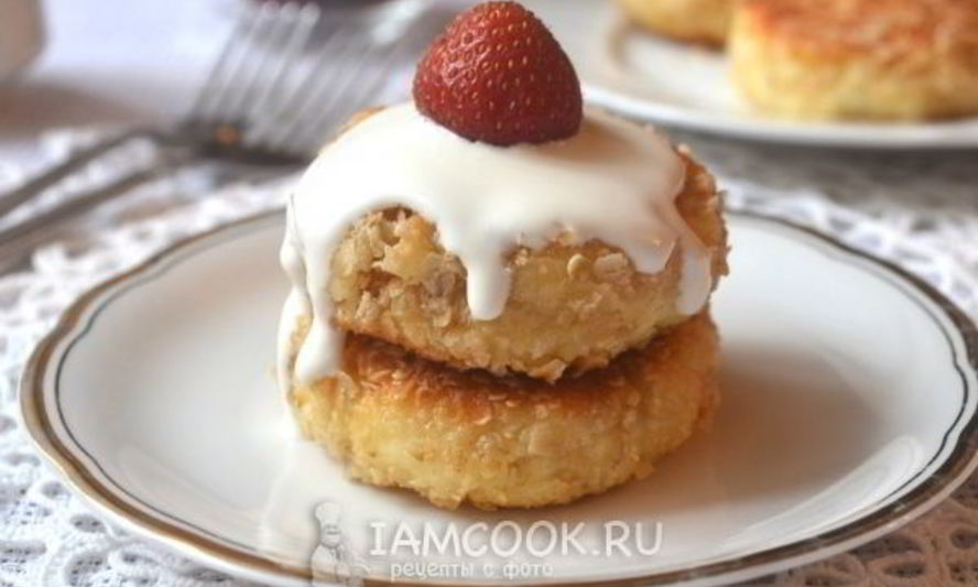Рецепт сырников с яблоком в овсяной панировке