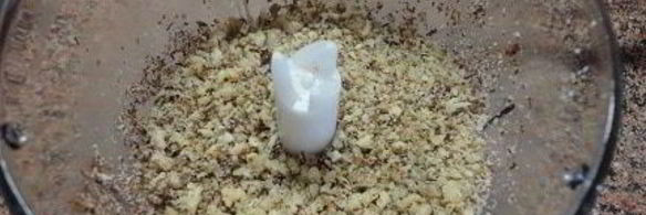 творожник с орехами и изюмом