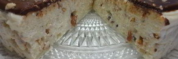 творожник с орехами и изюмом