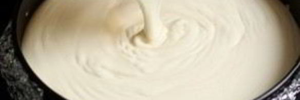 творожник со взбитыми сливками и ванилью