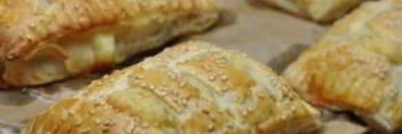 слоеное тесто с сыром в духовке