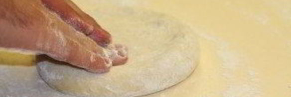 тонкое бездрожжевое тесто для пиццы