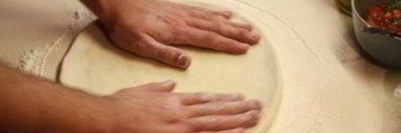 тонкое бездрожжевое тесто для пиццы