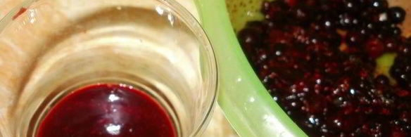 бисквитный торт с орехово-смородиновой ноткой