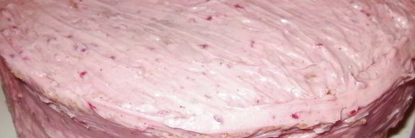 бисквитный торт с орехово-смородиновой ноткой