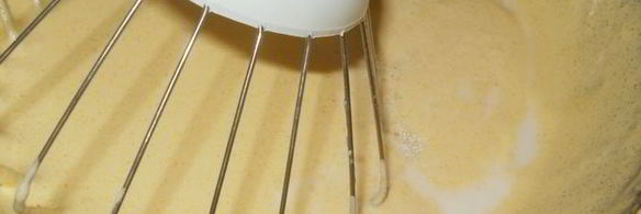 бисквитный торт с орехово-смородиновой ноткой