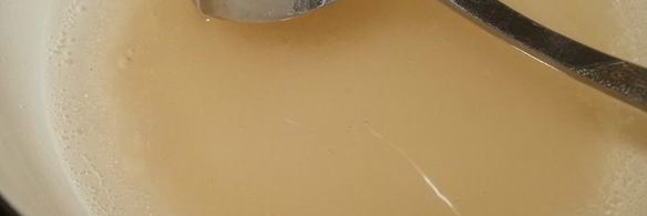 бисквитный торт с орехово-смородиновой ноткой