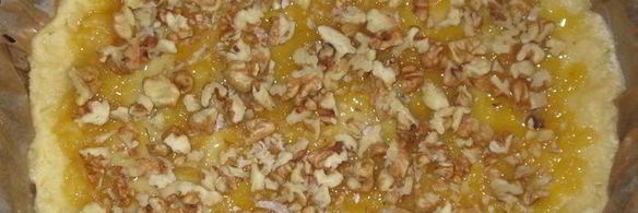 песочный торт с конфитюром и грецкими орехами