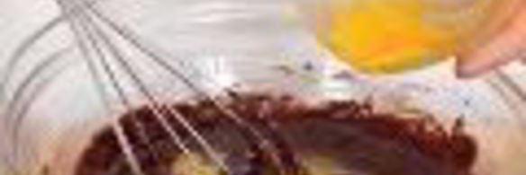 шоколадный торт с вишней