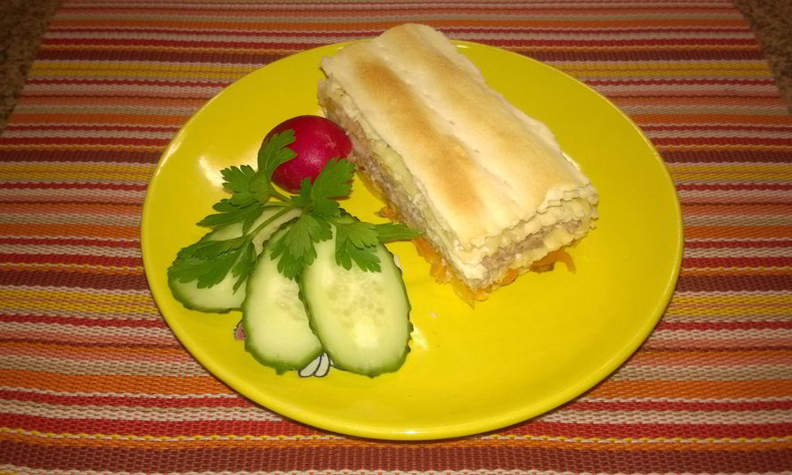 Рецепт слоеного торта с рыбой