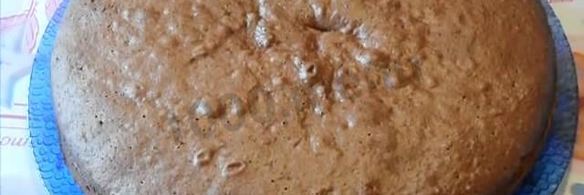 торт цифра 8 с цветами из фруктов