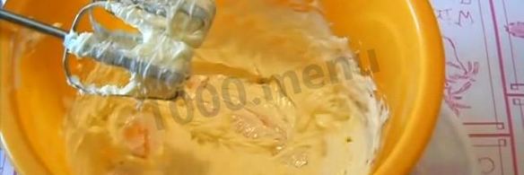 торт цифра 8 с цветами из фруктов