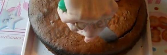 торт цифра 8 с цветами из фруктов