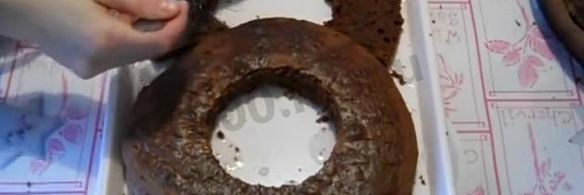 торт цифра 8 с цветами из фруктов