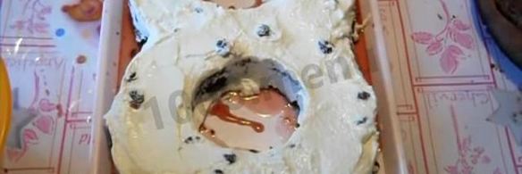 торт цифра 8 с цветами из фруктов