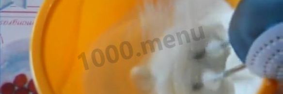 торт цифра 8 с цветами из фруктов