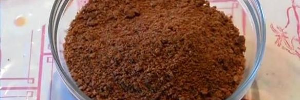 торт цифра 8 с цветами из фруктов