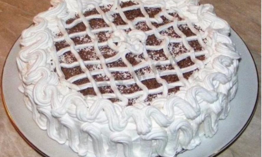 Рецепт яблочного торта со сливками