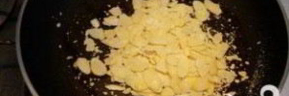 яблочные конвертики с миндалем и изюмом