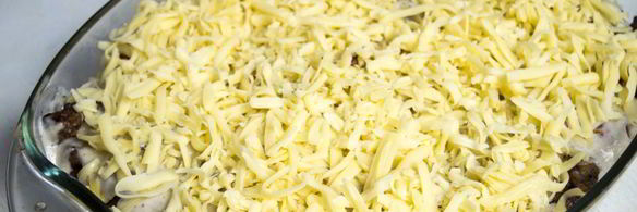 картофельная запеканка с соусом