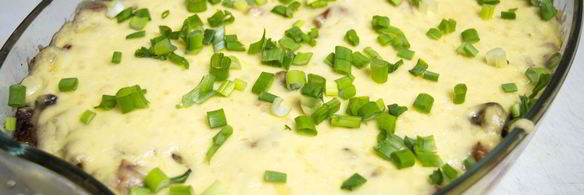 картофельная запеканка с соусом