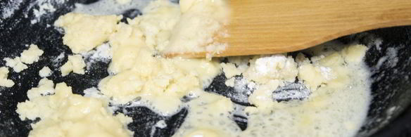 картофельная запеканка с соусом