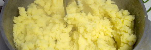 картофельная запеканка с соусом