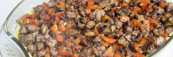 картофельная запеканка с соусом