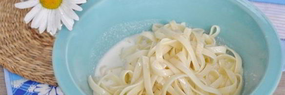 лапшевник детский с яблоком и изюмом