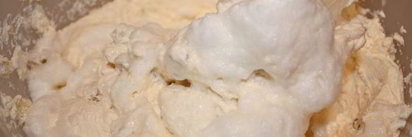 творожная запеканка с клубничным соусом