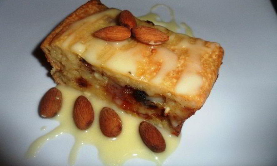 Рецепт творожной запеканки с миндалем и финиками