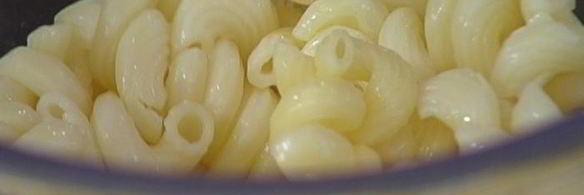 запеканка из макарон с горошком, цукини и творогом