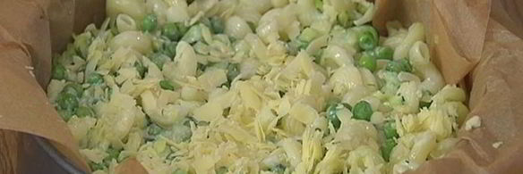 запеканка из макарон с горошком, цукини и творогом