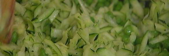 запеканка из макарон с горошком, цукини и творогом