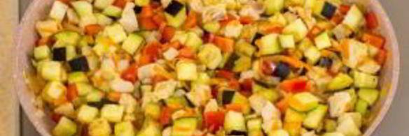 запеканка с куриным филе, овощами и картофельным пюре