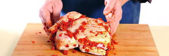 курица, запеченная с домашней аджикой и корнеплодами