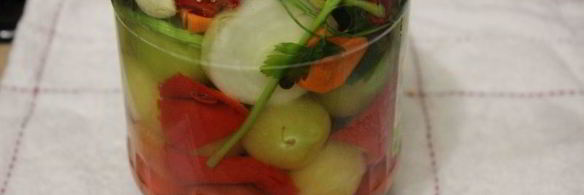 ассорти из физалиса, помидоров и сладкого перца на зиму